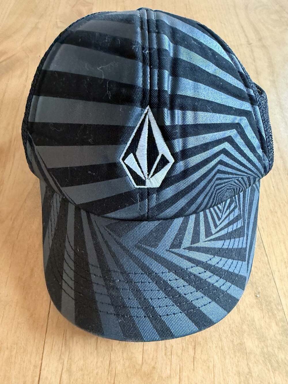 Volcom Trucker Hat OSFA Black Blue Striped Mesh Snapback